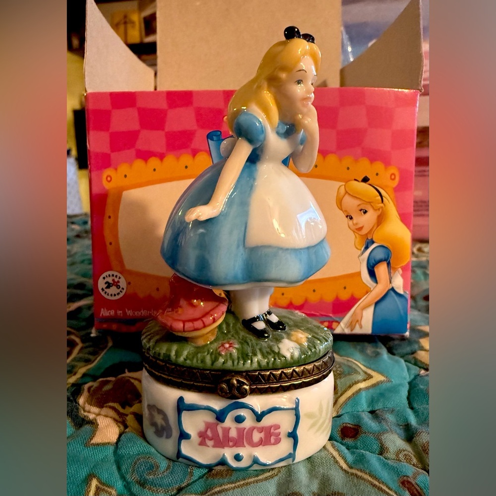 🐇 PHB Hinged Trinket Box - Disney’s Alice in Wonderland (Disney Welcomes 2000)🐈